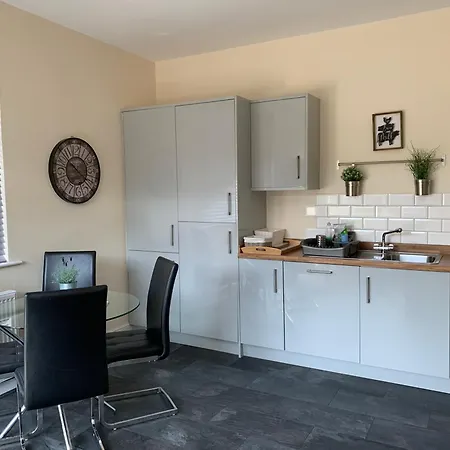 Market Place Serviced Apartments, Leek Esterno foto