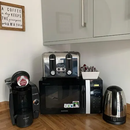 Market Place Serviced Apartments, Leek Esterno foto