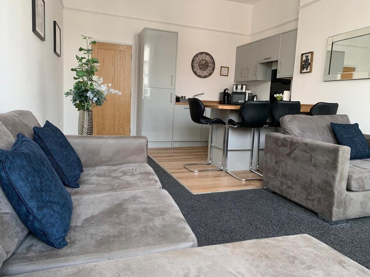 Market Place Serviced Apartments, * Leek