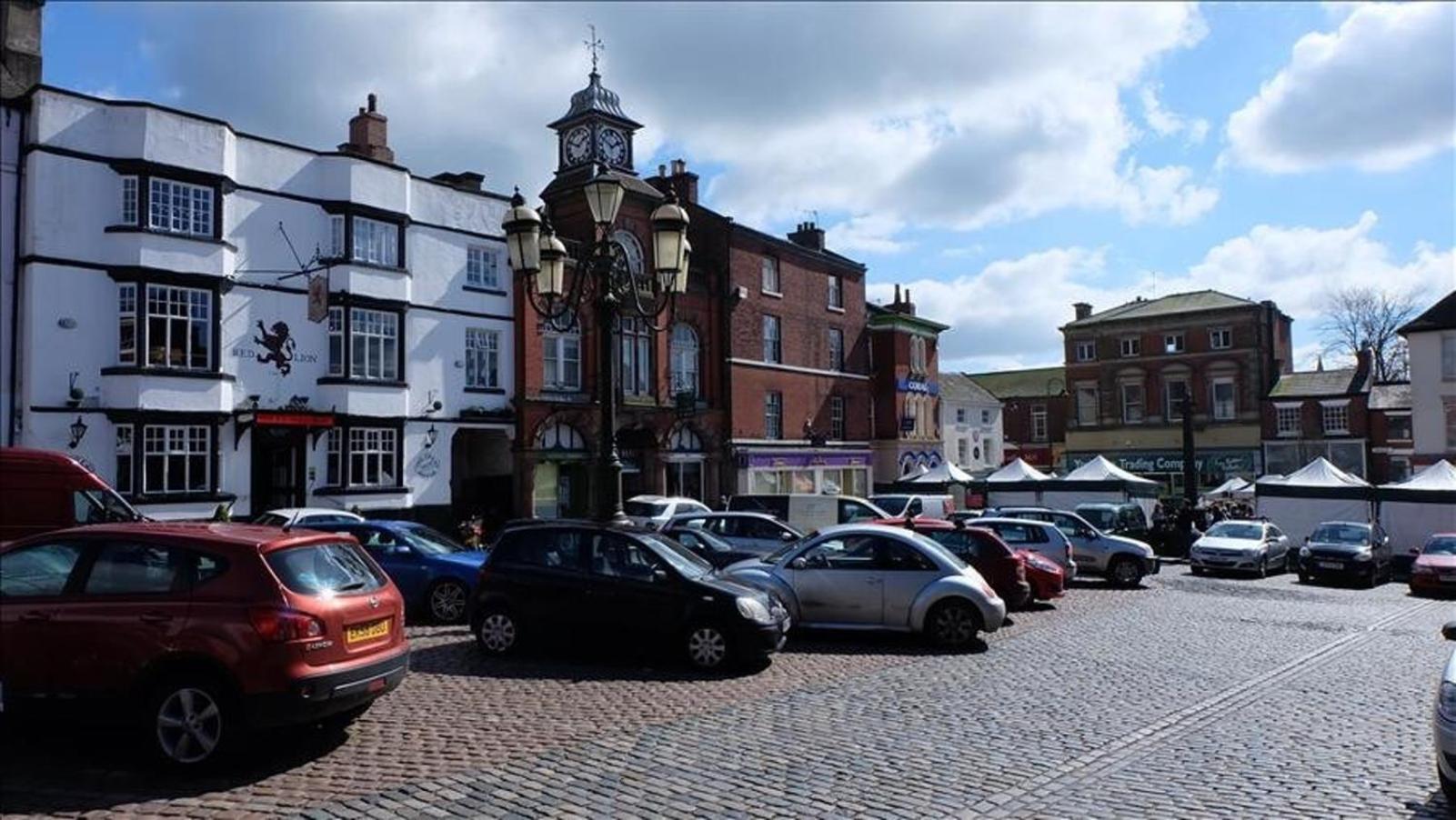Market Place Serviced Apartments, Apartment Leek