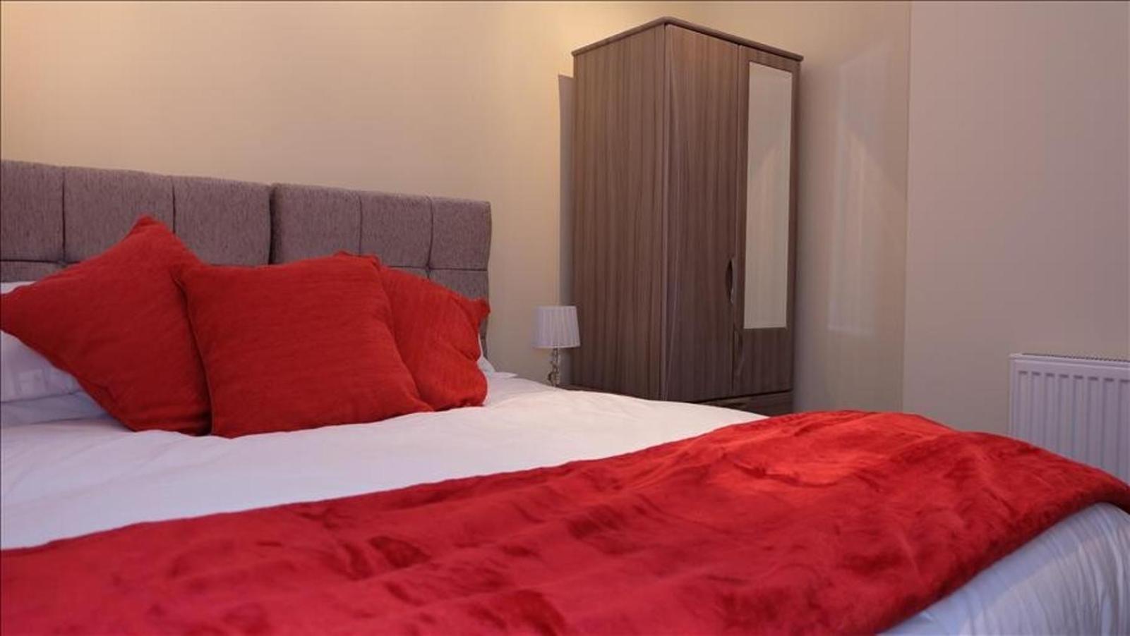Market Place Serviced Apartments, Leek